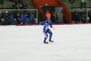 Olle Berglundh gjorde sitt första mål för sin nya klubb IFK Vänersborg i Elitserien.